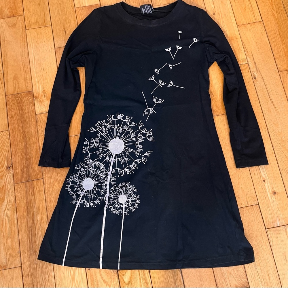 White and Black A-Line Casual Dress with Long Sleeves